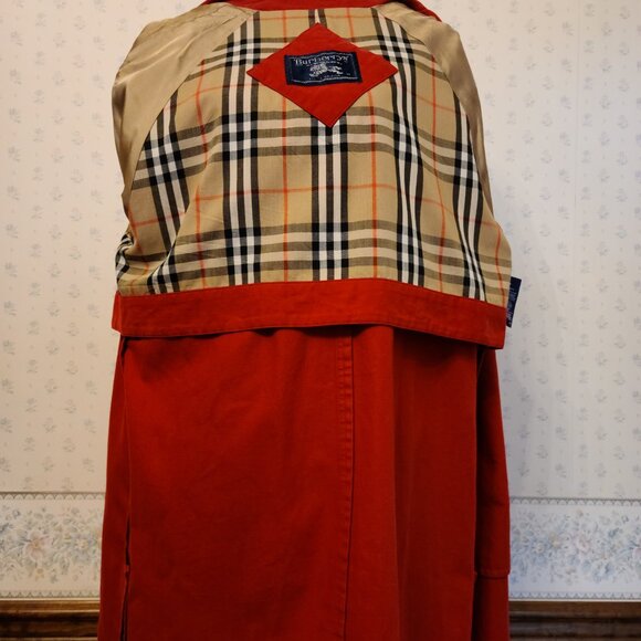 BURBERRY OF LONDON VTG FADED RED TRENCHCOAT WITH PLAID AND DETACHABLE HOOD - Picture 5 of 16